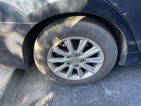 Used 2013 Toyota Camry LE FWD image 12