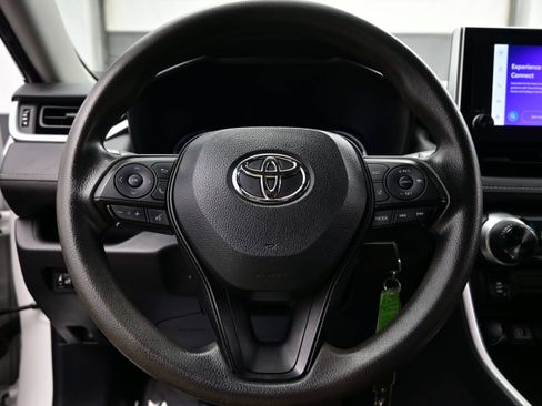 Used 2024 Toyota RAV4 LE AWD/4WD image 21