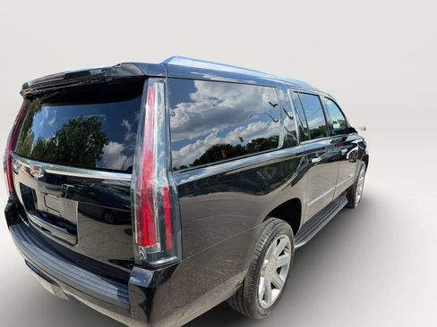 Used 2020 Cadillac Escalade ESV Luxury AWD/4WD image 3