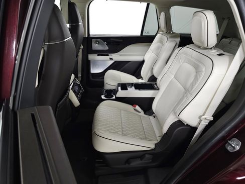 Used 2021 Lincoln Aviator Black Label AWD/4WD image 38