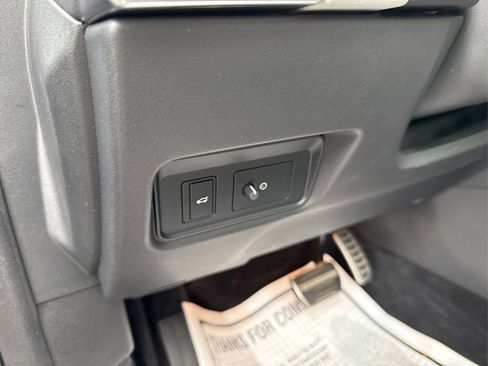 Used 2024 Jaguar E-PACE R-Dynamic SE image 39