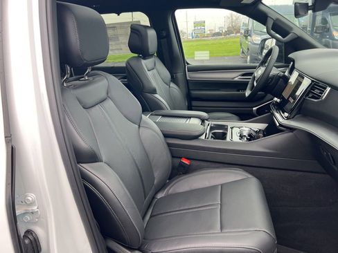 New 2026 Jeep Grand Wagoneer Limited AWD/4WD image 53