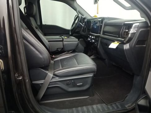 Used 2025 Ford F450 Lariat AWD/4WD image 13