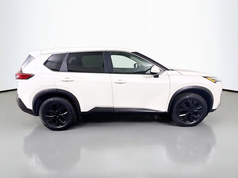 Used 2023 Nissan Rogue SV image 11