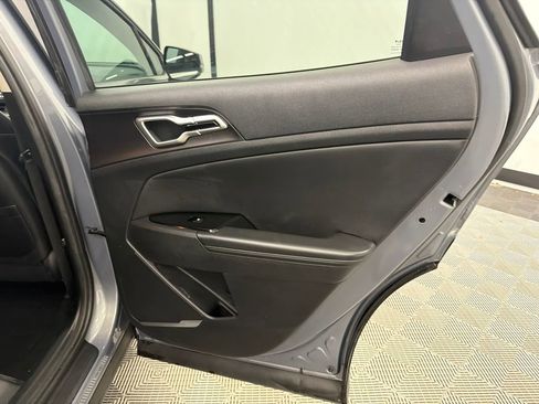 Used 2024 Kia Sportage EX image 17