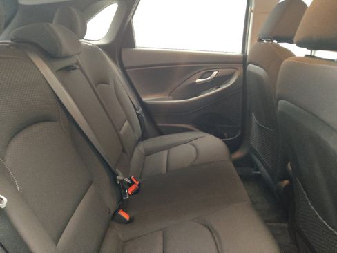 Used 2019 Hyundai Elantra GT FWD image 19
