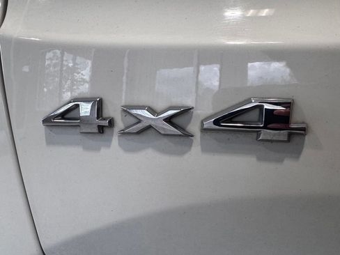 Used 2022 Jeep Renegade Latitude AWD/4WD image 8