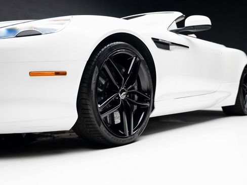 Used 2016 Aston Martin DB9 GT image 75