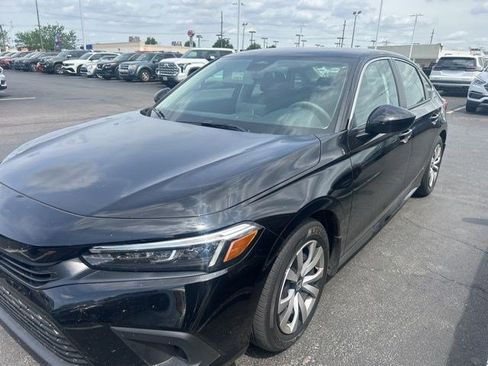 Used 2022 Honda Civic LX image 2