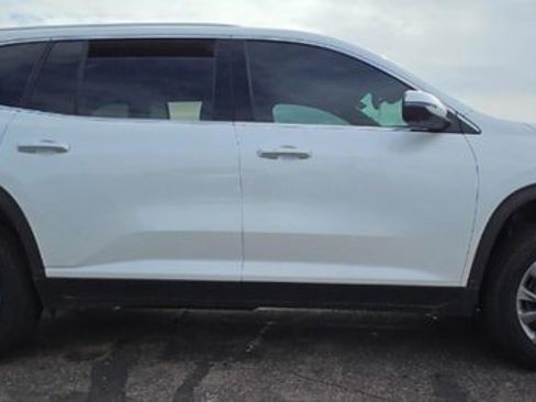 Used 2025 Buick Enclave Preferred image 6