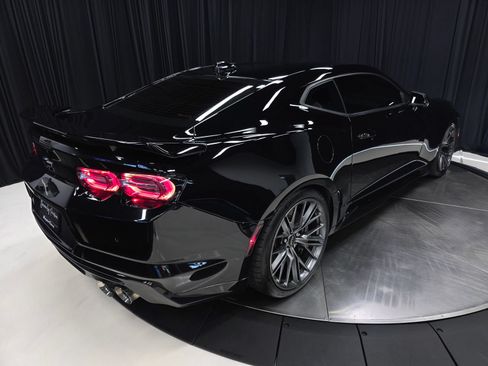 Used 2021 Chevrolet Camaro ZL1 RWD image 53