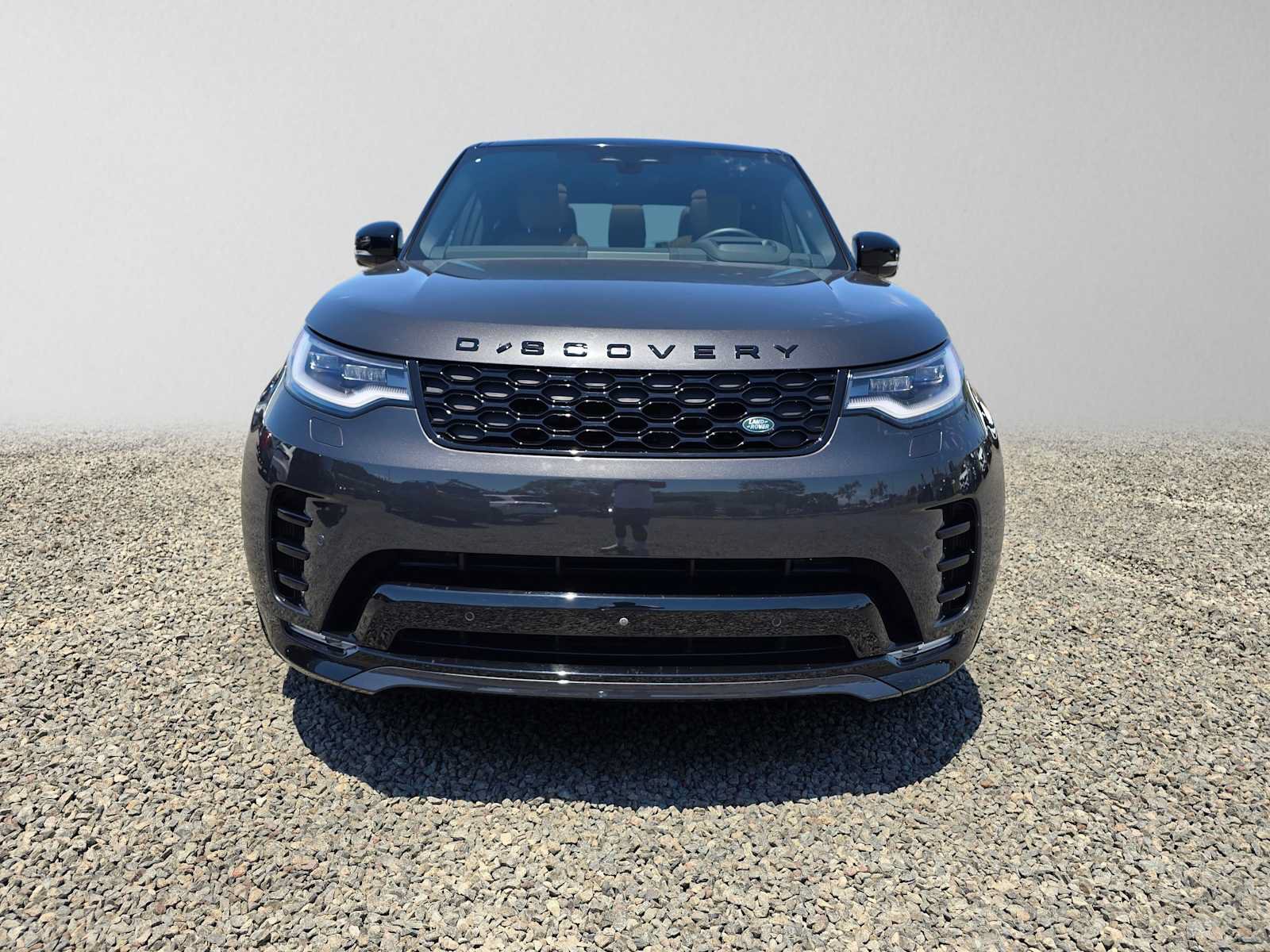 Used 2025 Land Rover Discovery Dynamic SE AWD/4WD image 8