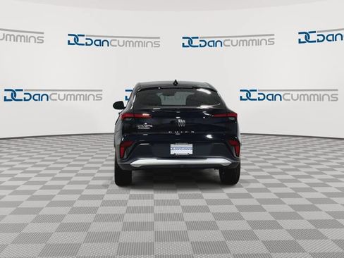 Used 2024 Buick Envista Preferred w/ Advanced Safety Package FWD image 8