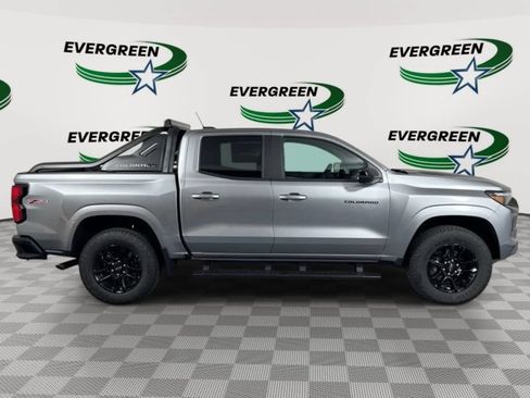 Used 2025 Chevrolet Colorado Z71 w/ Midnight Edition AWD/4WD image 6