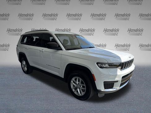 Used 2025 Jeep Grand Cherokee L Laredo RWD image 2