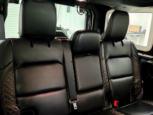 Used 2022 Jeep Wrangler Unlimited Sahara AWD/4WD image 22