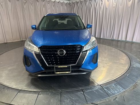 Used 2021 Nissan Kicks SV image 2