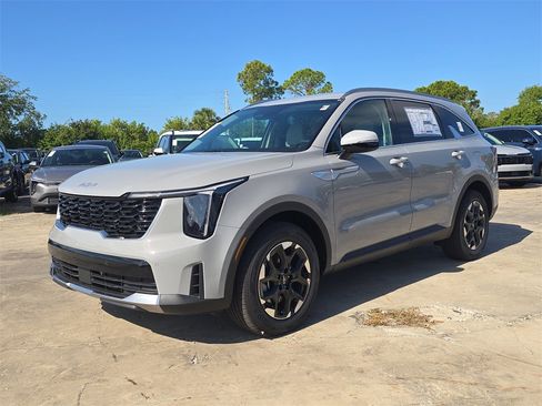 New 2026 Kia Sorento S image 4