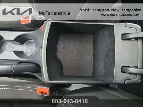 Used 2022 Hyundai Venue SEL image 28