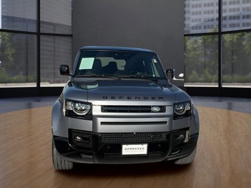 Used 2023 Land Rover Defender 130 X-Dynamic SE image 8