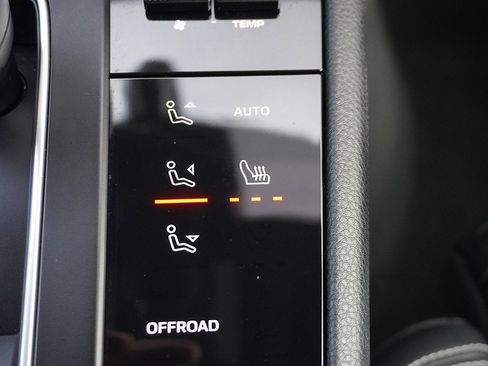 Used 2022 Porsche Macan image 54