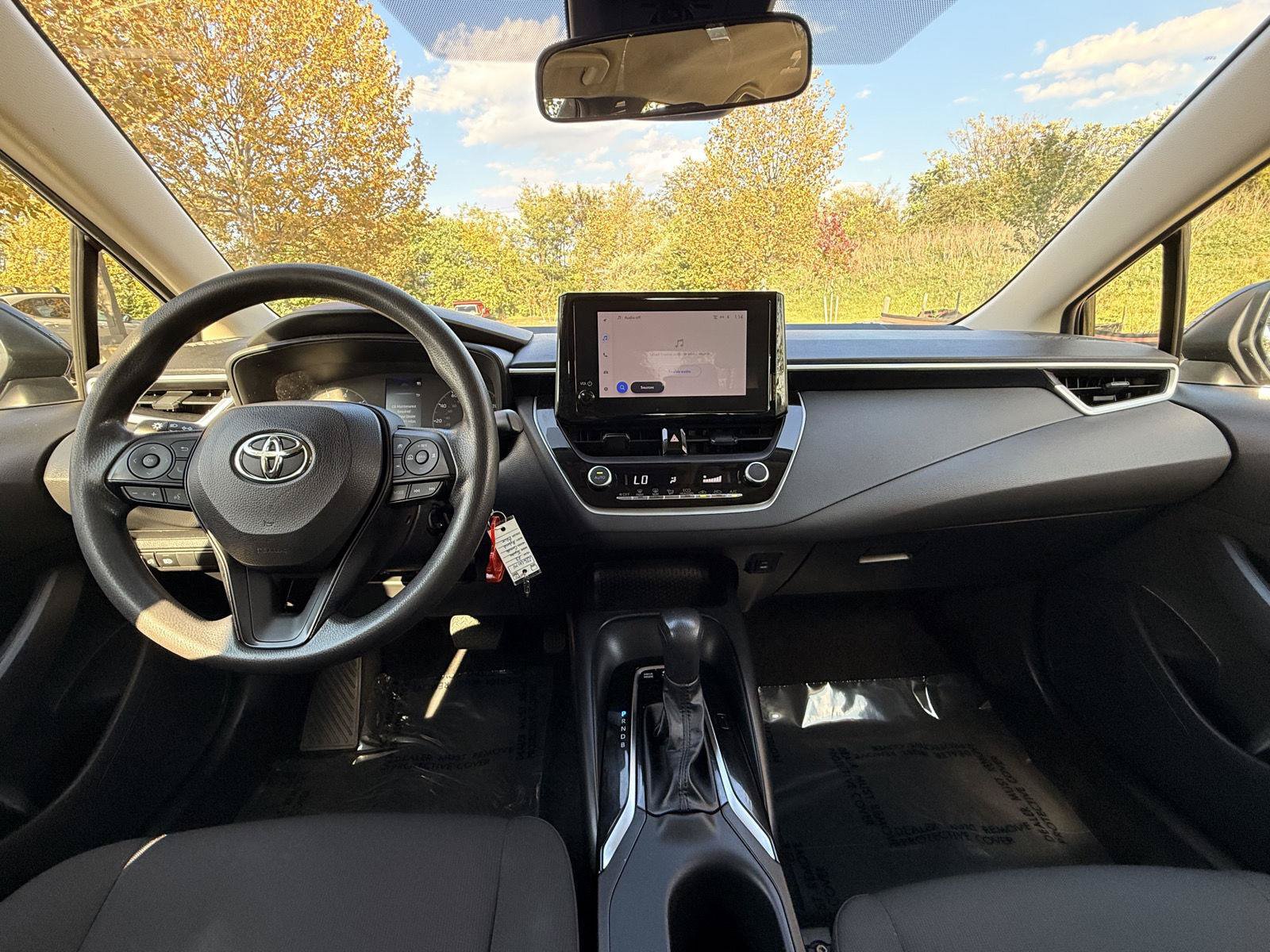 Used 2023 Toyota Corolla LE w/ Carpet Mat Package (TMS) FWD image 20