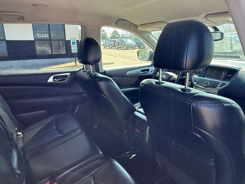 Used 2020 Nissan Pathfinder SL AWD/4WD image 24