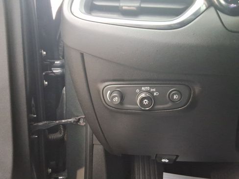 Used 2021 Chevrolet Equinox Premier image 21