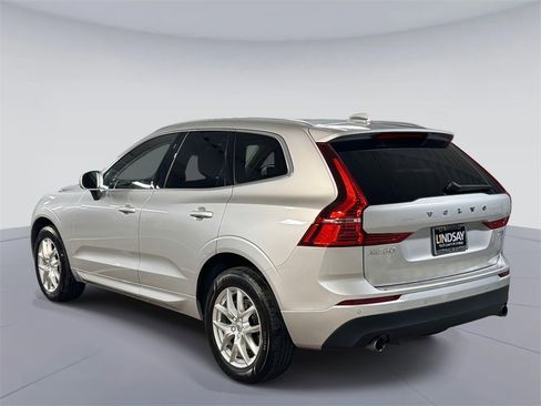 Used 2021 Volvo XC60 T5 Momentum w/ Advanced Package image 9