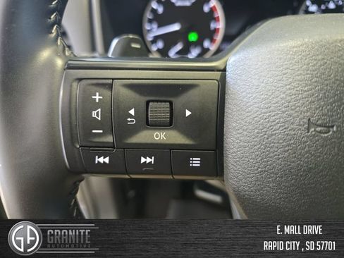Used 2026 Nissan Rogue SV AWD/4WD image 31
