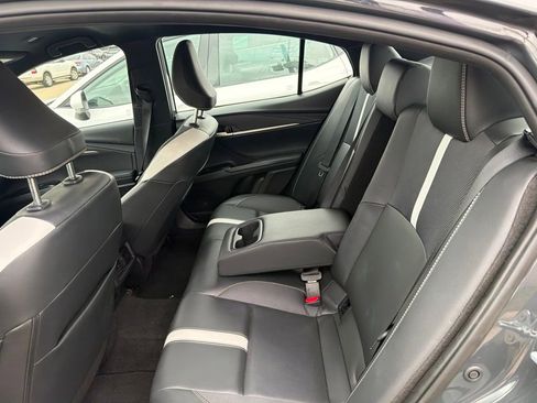 Used 2025 Toyota Camry SE FWD image 3