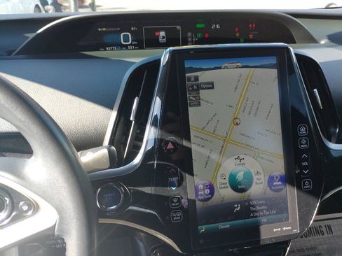 Used 2017 Toyota Prius Prime Premium FWD image 7