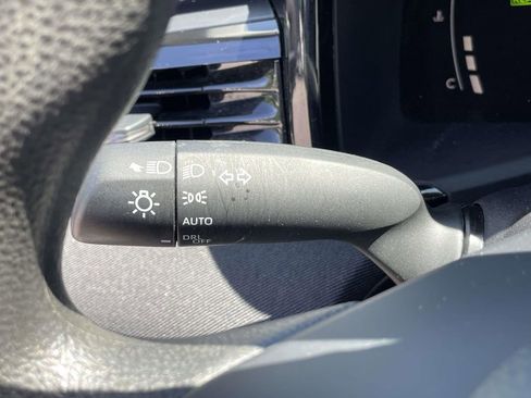 Used 2025 Toyota Camry LE FWD image 31