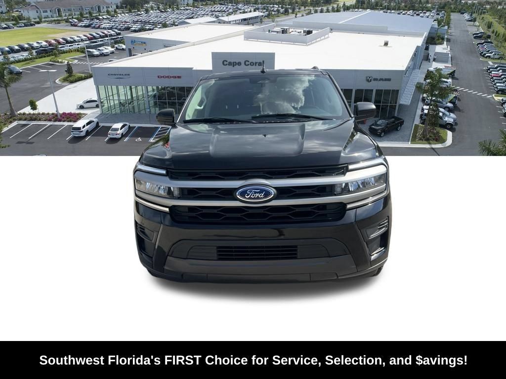 Used 2024 Ford Expedition XLT AWD/4WD image 2