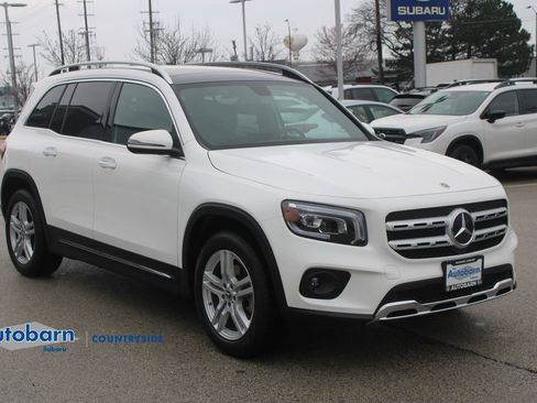 Used 2023 Mercedes-Benz GLB 250 4MATIC w/ Premium Package image 3
