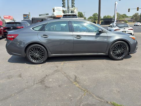Used 2018 Toyota Avalon Touring FWD image 8