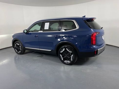 Used 2025 Kia Telluride S image 4