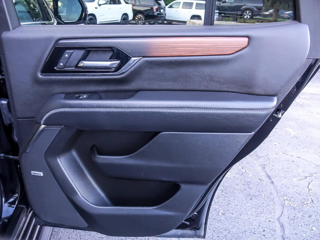 Certified 2025 GMC Yukon Denali AWD/4WD image 31