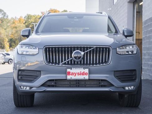 Used 2020 Volvo XC90 T6 Momentum image 3