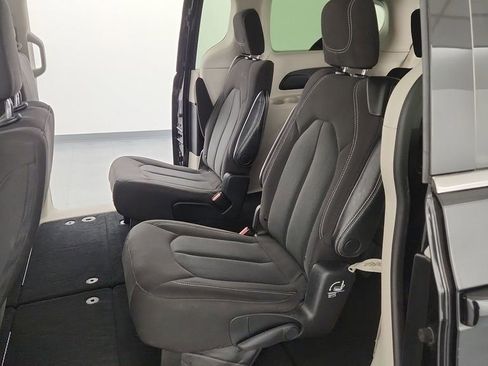 Used 2023 Chrysler Voyager LX FWD image 27
