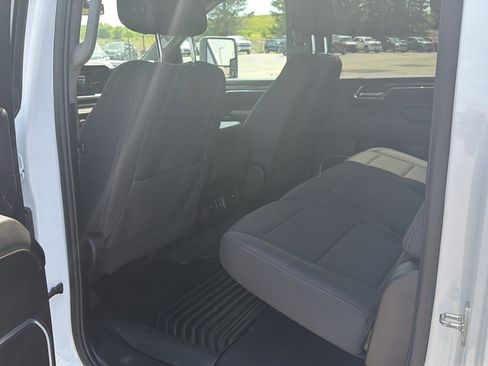Used 2024 Chevrolet Silverado 2500 LT AWD/4WD image 18