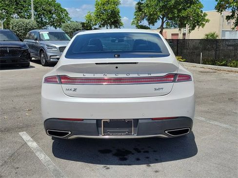 Used 2017 Lincoln MKZ Premiere image 5