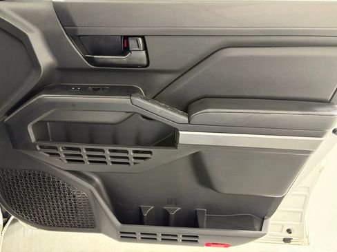 Used 2024 Toyota Tacoma SR5 RWD image 43