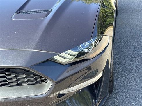 Certified 2022 Ford Mustang Coupe image 10