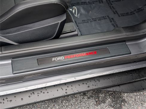 Used 2021 Ford Mustang Shelby GT500 w/ Technology Package image 15