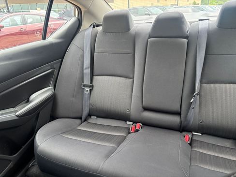 Used 2025 Nissan Altima 2.5 SV FWD image 38