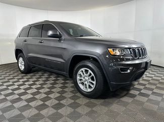 Used 2020 Jeep Grand Cherokee Laredo video 2