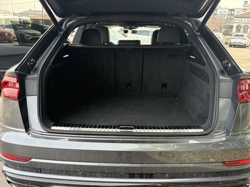 Used 2021 Audi Q8 Prestige w/ Prestige Package image 19