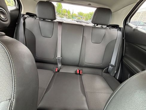Used 2025 Buick Encore GX Preferred FWD image 37