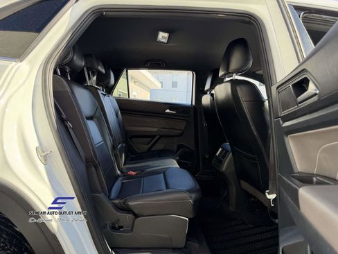 Used 2022 Volkswagen Atlas Cross Sport SE image 18